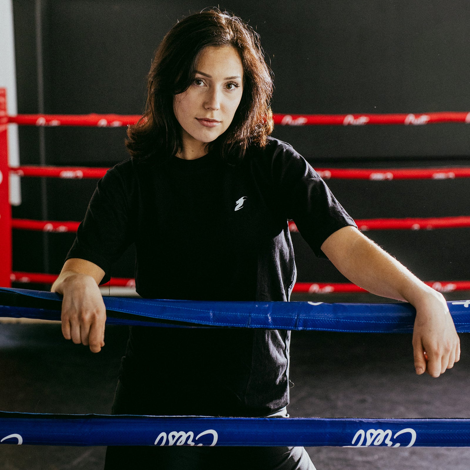 Crest T-shirt - GOAT MMA